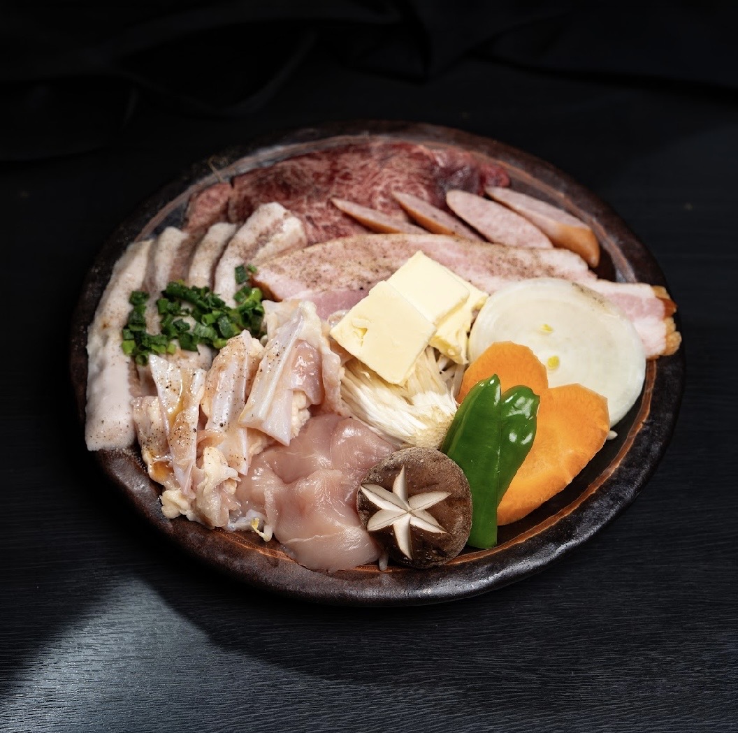 お肉盛り合わせの盛り付け