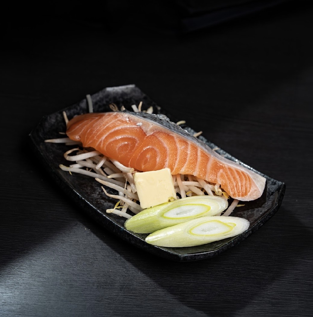 サーモンバターの盛り付け