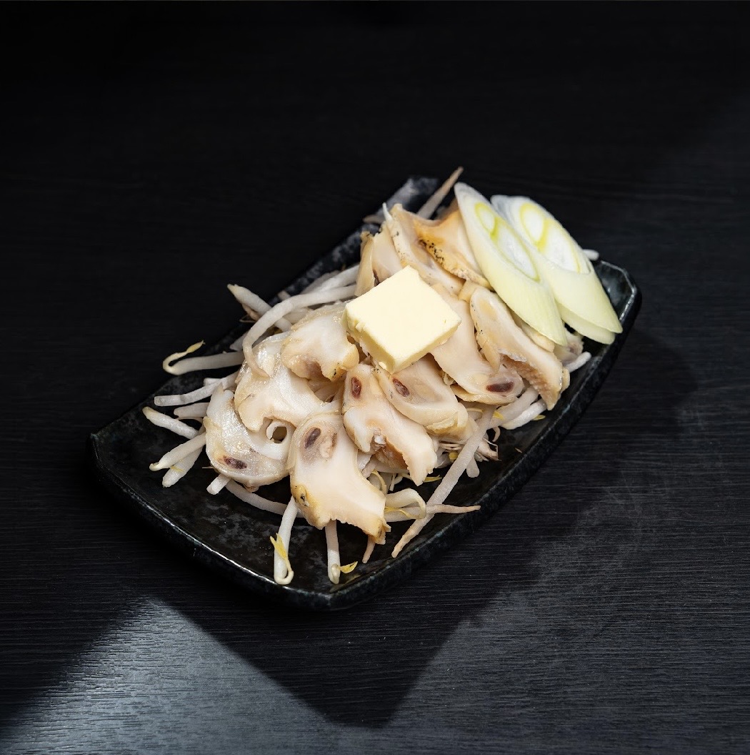 真つぶ貝バター焼きの盛り付け